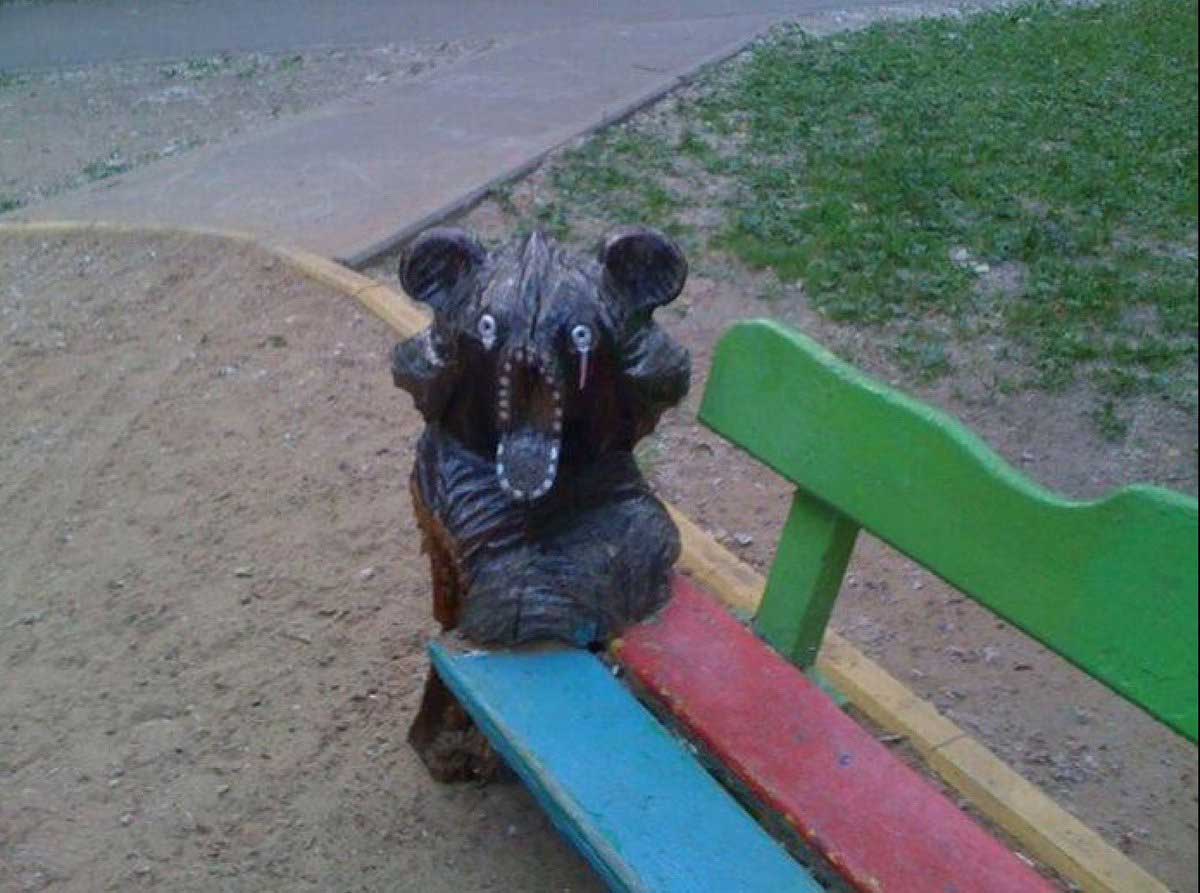 આ પાર્ક બનાવનાર મિસ્ત્રીને લોકો હજી પણ શોધે છે... 3 Creepy-Playground