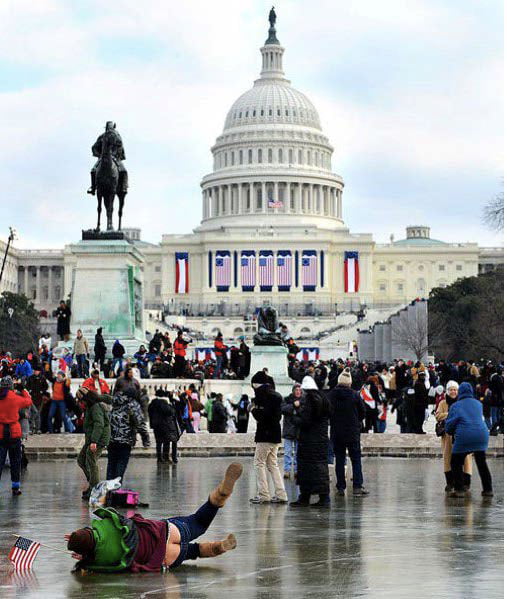 વર્લ્ડના 10 બેસ્ટ પિક્ચર જે જોઇને તમે હસી-હસીને લોથપોથ થઇ જશો. 4 gujju media 4 story 3