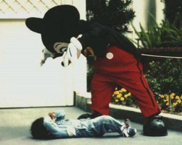 વર્લ્ડના 10 બેસ્ટ પિક્ચર જે જોઇને તમે હસી-હસીને લોથપોથ થઇ જશો. 10 gujju media 4 story 9