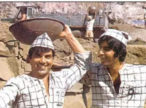 ફિલ્મ શોલે તમે જોઈ હશે, પરંતુ શોલેની આ તસવીરો ક્યારેય જોઈ છે 9 sholay old image 7