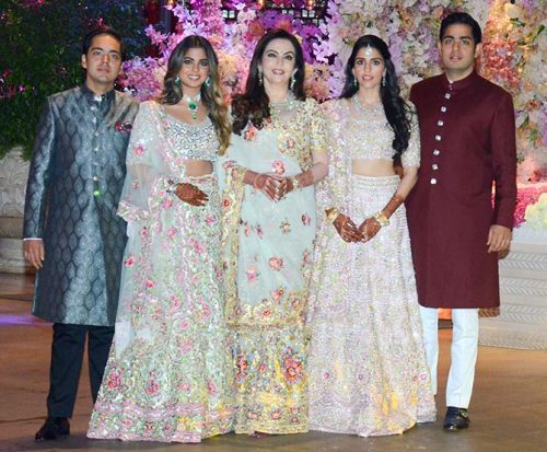 ઈશા અંબાણીના લગ્ન માં લાઇવ પરફોર્મન્સ કરશે હોલીવુડ પૉપ સિંગર બેયોન્સે, એક રાત ના લેશે આટલા કરોડ 3 isha ambani 2
