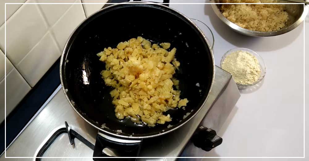 આ રીતે ઘરે બનાવો ગુંદરના લાડું: ગુંદરના લાડું 5 3