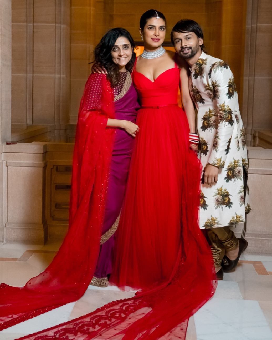 જુવો પ્રિયંકા અને નીકની રોમેન્ટિક અંદાજ માં નવી તસ્વીરો 4 46639048 282459939131153 871616886494972510 n