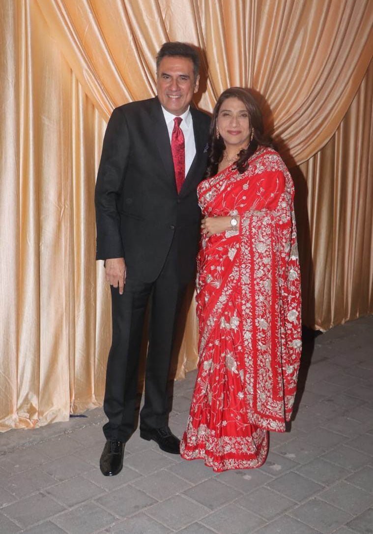 ઈશાઆનંદ ના વેડિંગ રિસેપ્શનમાં પહોંચ્યા હેમામાલિની, દિયા મિર્ઝા, ઝહિર ખાન તેમજ અન્ય મહેમાનો 5 Boman Irani