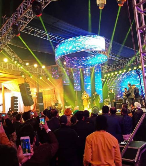 જુઓ, કપિલ-ગિન્નીના શાનદાર લગ્નની આ તસવીરો 5 Kapil 4