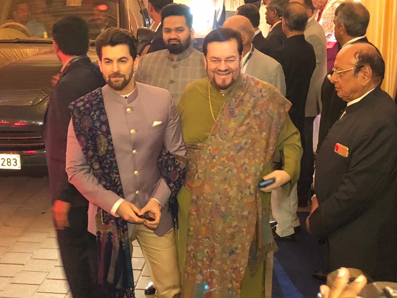 ઈશાઆનંદ ના વેડિંગ રિસેપ્શનમાં પહોંચ્યા હેમામાલિની, દિયા મિર્ઝા, ઝહિર ખાન તેમજ અન્ય મહેમાનો 8 Neil Nitin Mukesh