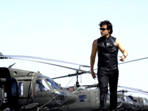 દમદાર એક્ટિંગ સાથે બોલિવૂડના કલાકારો ઉડાવી શકે છે પ્લેન 4 91f2f692d6b2d7926314b4be2fb3ecdd