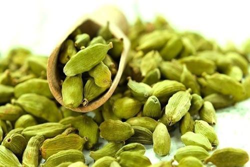 પ્રવાસ દરમિયાન ઊલ્ટી થાય છે? 5 ilaichi