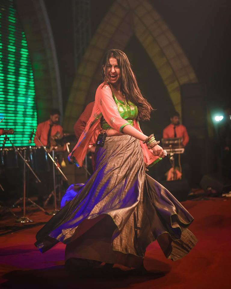 કોર્ટનો ઓર્ડર: કિંજલ દવે ‘ચાર બંગડીવાળી ગાડી’વાળું સોંગ નહીં ગઈ શકે 6 kinjal dave 6