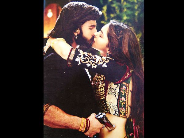 દીપિકા અને રણવીર કટ બોલ્યા બાદ પણ કિસ કરતા રહ્યા 6 ranveer and deepika 6