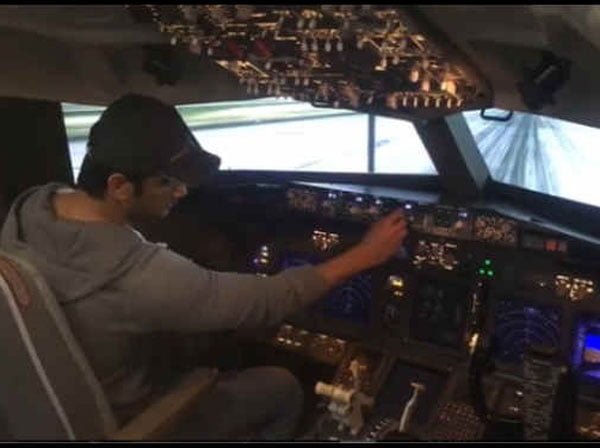 દમદાર એક્ટિંગ સાથે બોલિવૂડના કલાકારો ઉડાવી શકે છે પ્લેન 8 sushant 1