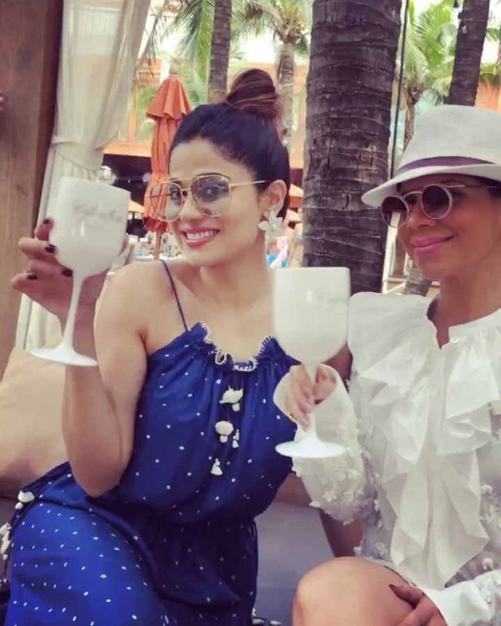 40 વર્ષની થઇ શમીતા શેટ્ટી, બહેન શિલ્પાએ આ રીતે કર્યું વિશ 7 samita setti birthday 5