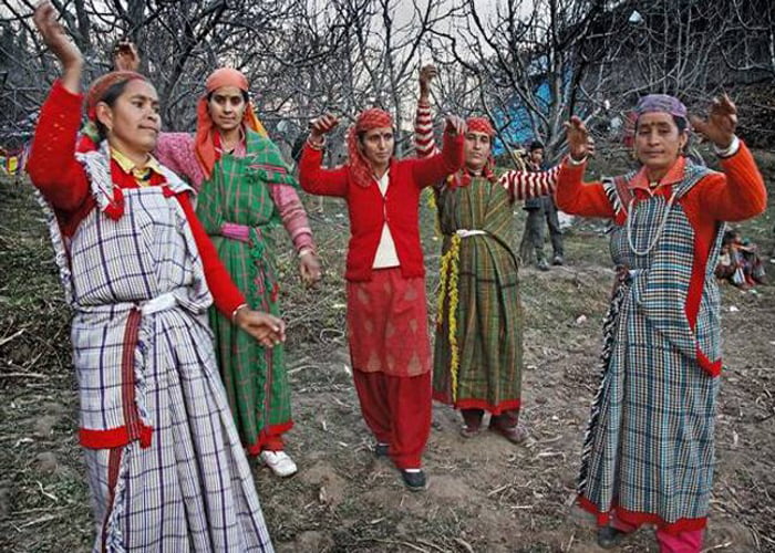 ૫ દિવસ સુધી કપડા વગર રહે છે અંહીની લગ્ન કરેલી મહિલાઓ 5 woman 2