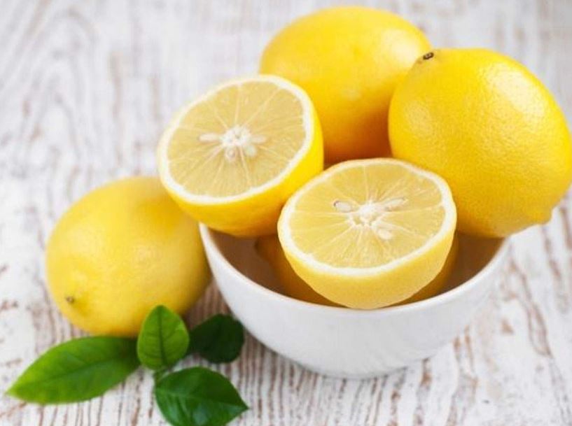 વાળમાં આ રીતે લગાવો નારિયેળ પાણી, મળશે જાદુઈ પરિણામ 4 coconut2