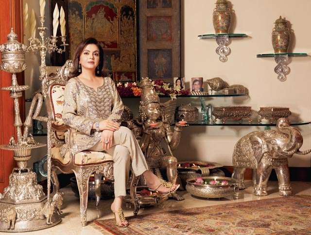 મુકેશ અંબાણીના ઘરના નોકરોને મળે છે આટલો પગાર, આ રીતે થાય છે પસંદગી 4 nita ambani