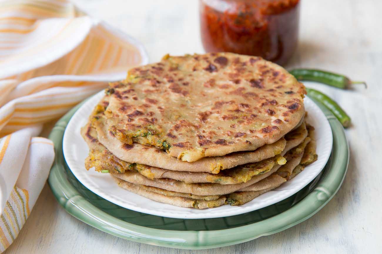 વિશ્વમાં પ્રખ્યાત 8 ભારતીય વાનગીઓ, જેને જોતાં જ મોં માં આવી જાય પાણી! 7 AALU PAROTHA 07