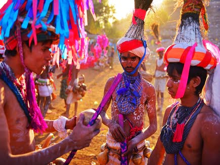 આદિવાસીઓમાં ઉજવાતા પારંપારિક તહેવારો અને લગ્નવિધિ.. 8 Tradition 22