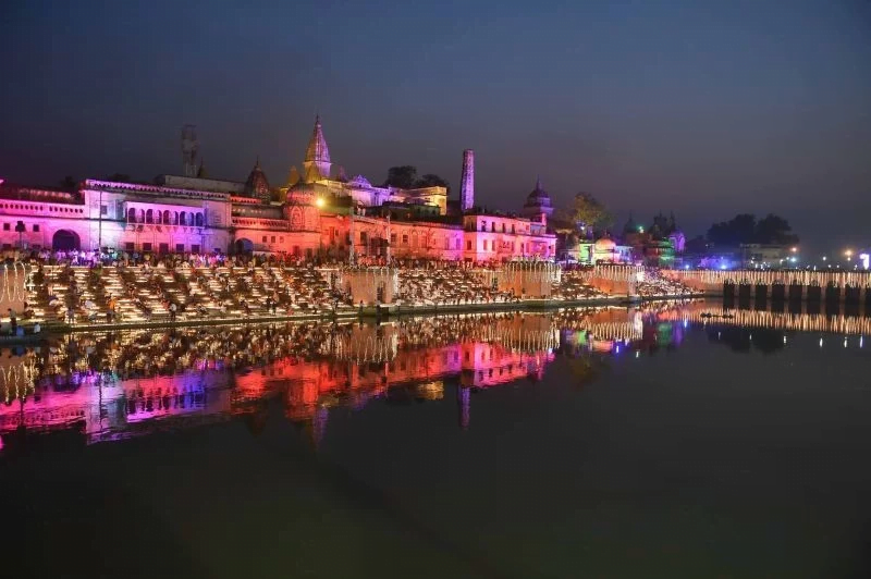 કેવી રીતે થયું હતું ભગવાન શ્રી રામનું મૃત્યુ... શું હનુમાનજીની એક ભૂલ બની હતી શ્રી રામના મૃત્યુનું કારણ.. 13 Untitled 1 3