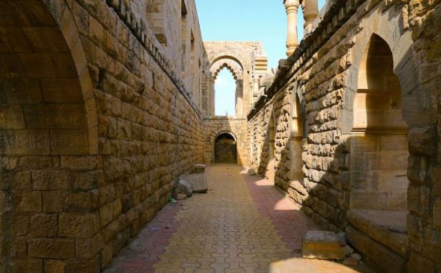 અમદાવાદથી 2 કલાક દૂર આવેલો છે ગુજરાતનો હવામહેલ.. 4 pic 6 46