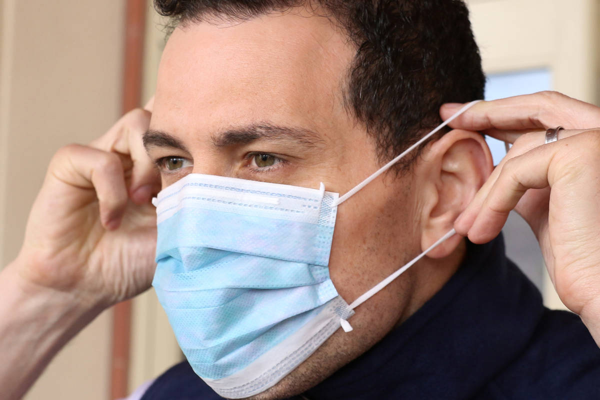 જાણો કેવી રીતે પહેરવુ જોઇએ માસ્ક,કઇ છે માસ્ક પહેરવાની યોગ્ય રીત 3 13603211 web1 CV HOW TO WEAR PPE VIDEO APRIL 07 BT 10