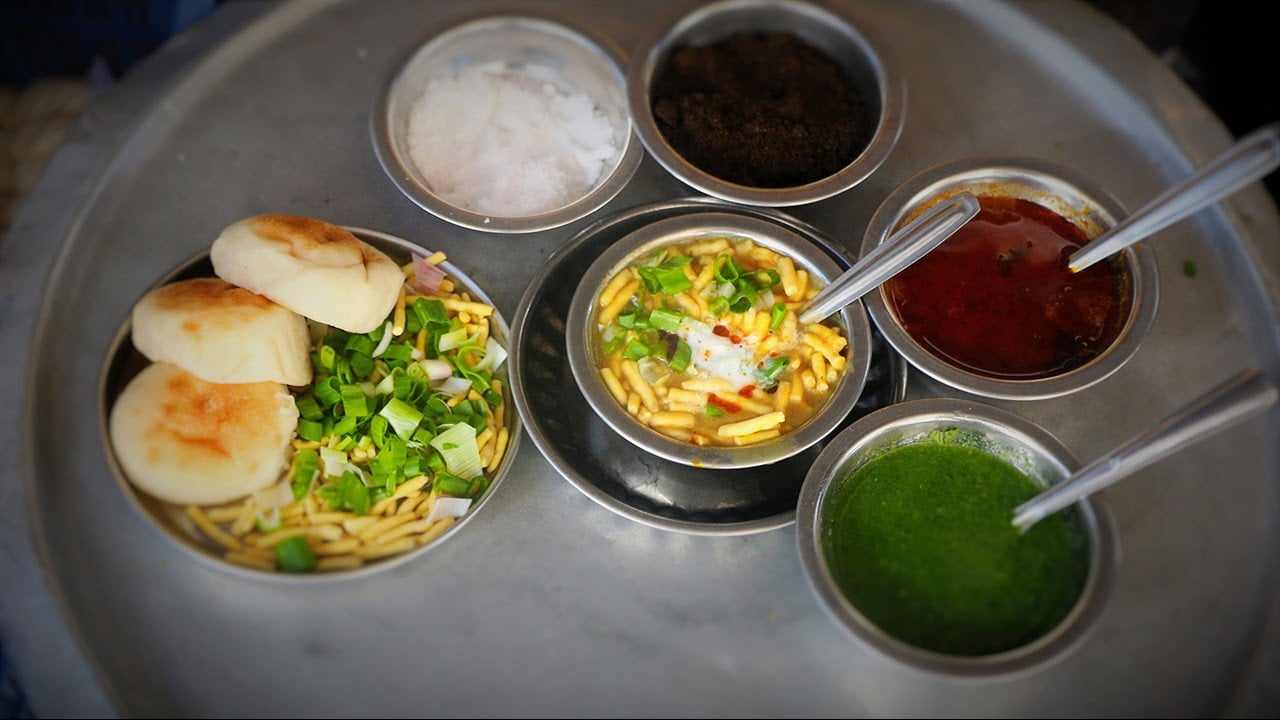 લોકડાઉનમાં બનાવો વડોદરાનું સ્પેશિયલ સેવ ઉસળ,ખાવામાં સ્વાદિષ્ટ અને બનાવવામાં એકદમ ઇઝી ડીશ 4 maxresdefault 26