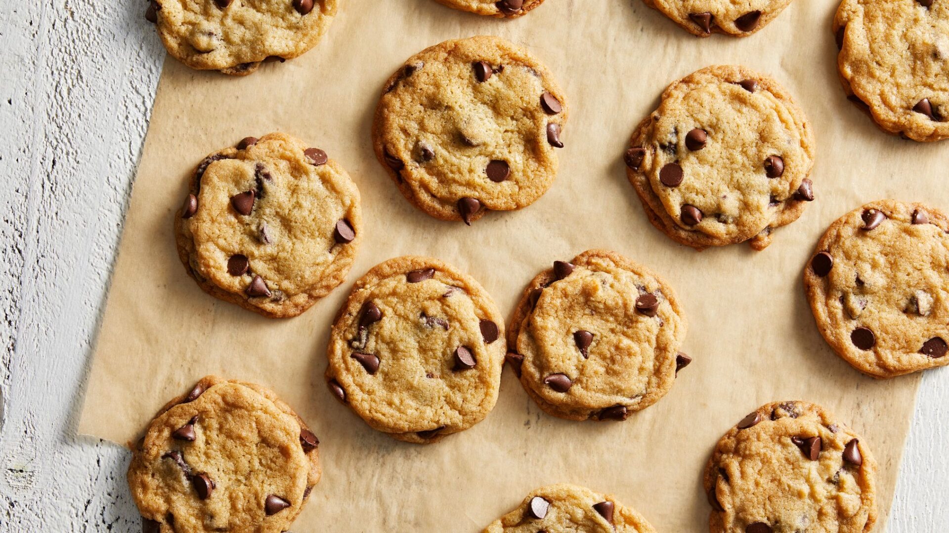 ઓવનનો ઉપયોગ કર્યા વગર ઘરે જ બનાવો બાળકોની પ્રિય ચોકલેટ કૂકીઝ, ચોકલેટ કૂકીઝ બનાવવાની એકદમ ઇઝી રેસિપી 2 Vanilla rich chocolate chip cookies 004