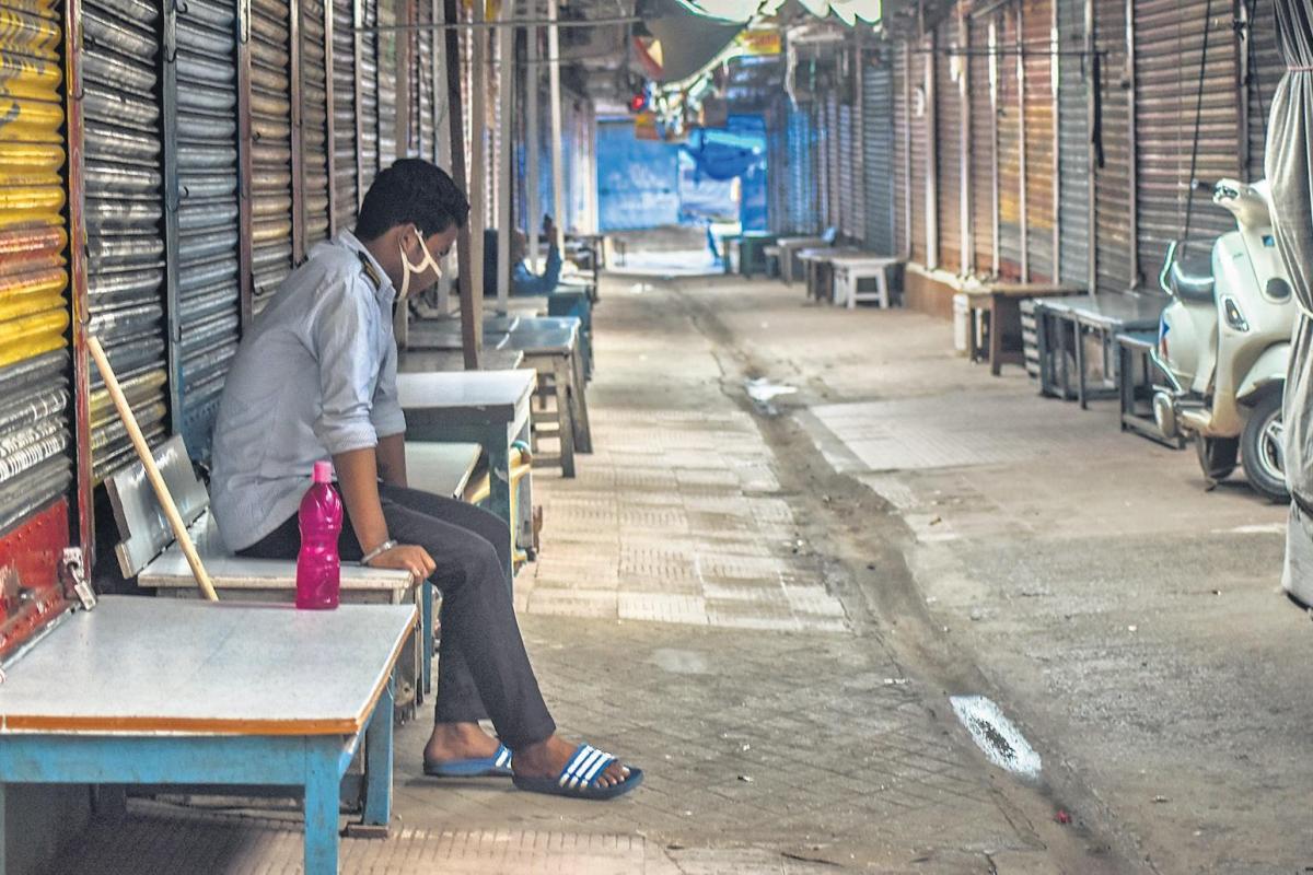 કોરોનાવાયરસના વધતા કહેર વચ્ચે શું અનલોક 3માં ખુલશે શાળા-કોલેજ અને સિનેમા હૉલ !! સરકાર કરી રહી છે વિચાર 3 COVID PROTOCOL VIOLATION 1