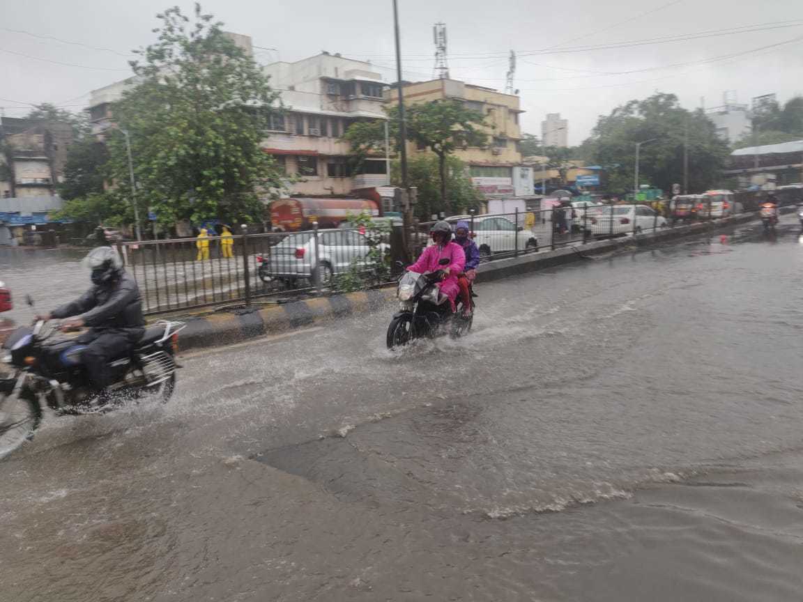 રાજ્યમાં વરસાદને લઈને હવામાન વિભાગની આગાહી,આ જિલ્લા ભારે વરસાદની કરવામાં આવી આગાહી 2 Master 1