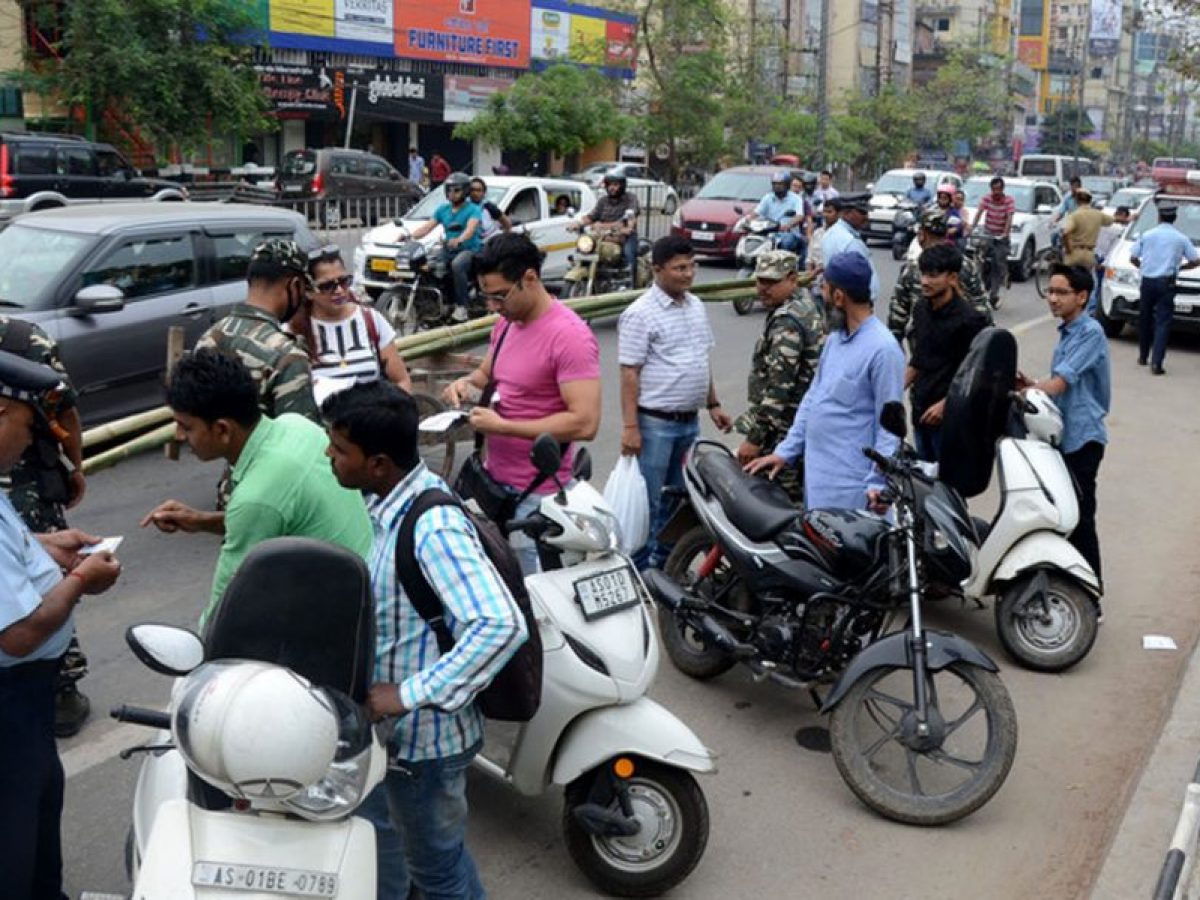 બાઈકચાલકો માટે મોટા સમાચાર,સરકારે ટુ-વ્હીકલ એક્ટના નિયમોમાં કર્યા આ ફેરફાર 2 Representative photo. Image credit Pratidin Time 1200x900 1