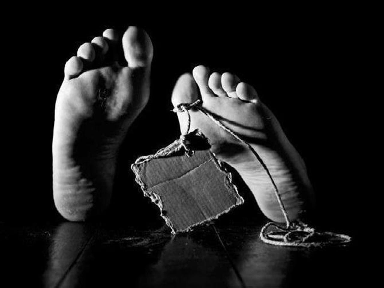 કોરોના વાયરસની મહામારી વચ્ચે બની અનોખી ઘટના,આ રાજ્યમાં સેનિટાઇઝર પીવાના કારણે 9 લોકોનાં કમકમાટીભર્યા મોત 4 mandiesinAP f