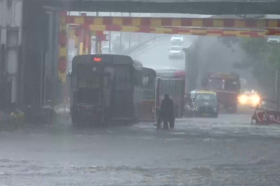 વર્ષ 2015 પછી પ્રથમ વખત દક્ષિણ ગુજરાત કરતા સૌરાષ્ટ્રમાં વધારે વરસાદ 3 mumbai rain2 1507