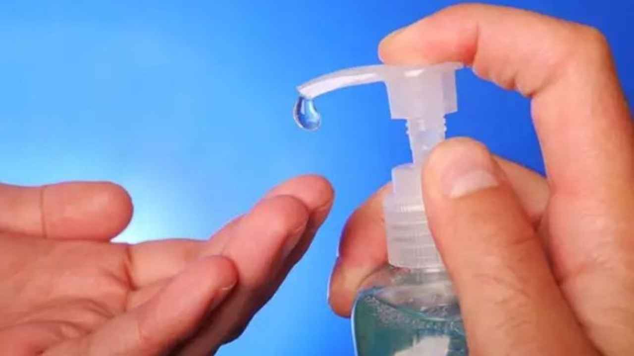 કોરોના વાયરસની મહામારી વચ્ચે બની અનોખી ઘટના,આ રાજ્યમાં સેનિટાઇઝર પીવાના કારણે 9 લોકોનાં કમકમાટીભર્યા મોત 2 pjimage jpg 710x400xt 1