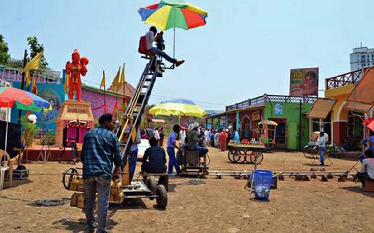 મનોરંજન ઉદ્યોગ માટે રાહતના સમાચાર, હવે 65થી વધુની ઉંમરના કલાકારો કરી શકશે શૂટિંગ 3 01bmTV shooting