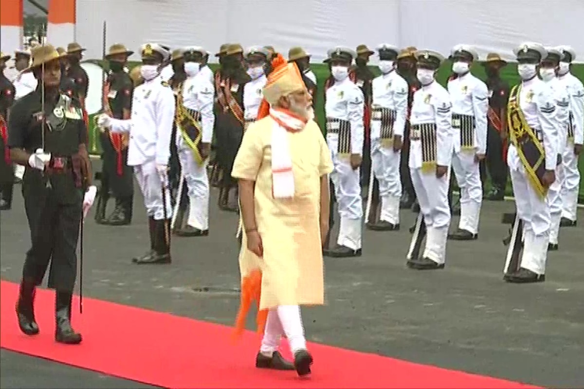 પીએમ મોદીએ 74માં સ્વતંત્રતા દિવસ પર નિમિત્તે સંબોધન કરતા એશિયાઈ સિંહોની સુરક્ષા અને સંવર્ધન પર મુક્યો ભાર 3 1597456683 modi red fort 1