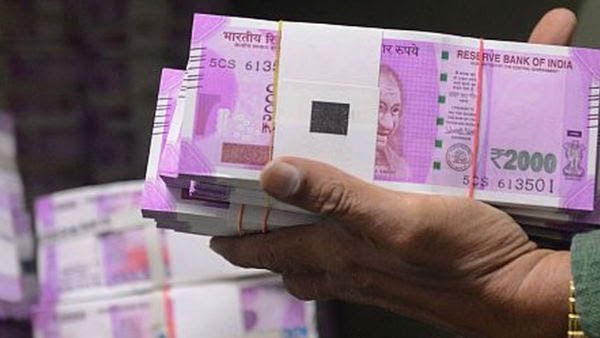 બેંક કર્મચારીએ દહેજના ફગાવી દીધા 6 લાખ રૂપિયા કહ્યું કે 3 marriage 4