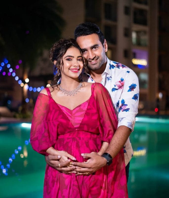 કુમકુમ ભાગ્ય ફેમ અભિનેત્રી પૂજા બેનર્જી ટૂંક સમયમાં જઈ છે માતા બનવા 7 IMG 20211227 100731 685x800 1