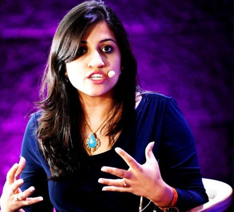 સાધારણ શિક્ષક બનીને આ મહિલાએ 22 હજાર કરોડની કરી કમાણી 3 divya 3 768x695 1