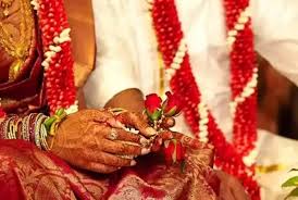 લગ્નના 6 મહિનામાં જ મહિલાએ આપ્યો બાળકીને જન્મ 4 images 45