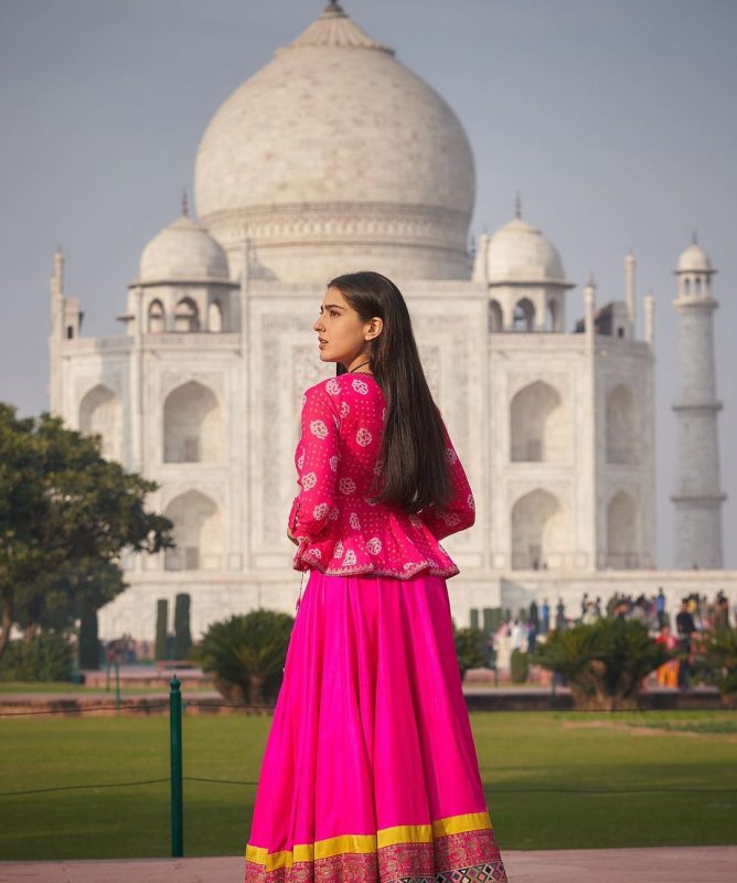 કેટરિના કૈફ સિવાય સારા અલી ખાન સાથે બાઇક પર ફરતા જોવા મળ્યા વિકી કૌશલ 5 sara ali khan 27 1221 1 668x800 1