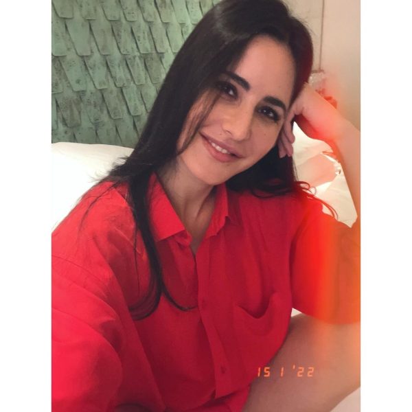 ઈન્દોરની હોટલના રૂમમાંથી કેટરિનાના આવ્યા આવા ફોટા થયા વાઈરલ, અભિનેત્રીએ નીચે કંઈ પહેર્યું ન હતું. 8 271958751 139018215207248 5148964268988138049 n 600x600 1