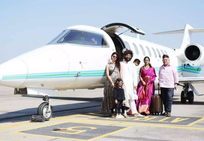 સાઉથના આ સુપરસ્ટાર્સે ખરીદ્યું છે પોતાનું પ્રાઈવેટ જેટ, એક તો છે, એરલાઈન કંપનીના માલિક. 7 Allu arjun 2 1 700x484 1