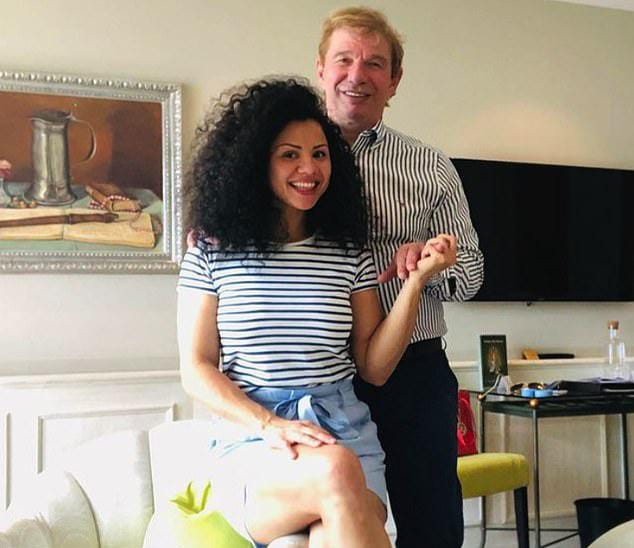 પત્નીએ પતિને બેઝબોલના બેટથી માર માર્યો, 10 મહિના પહેલા થયા હતા લગ્ન. 6 IMG 20220129 WA0012