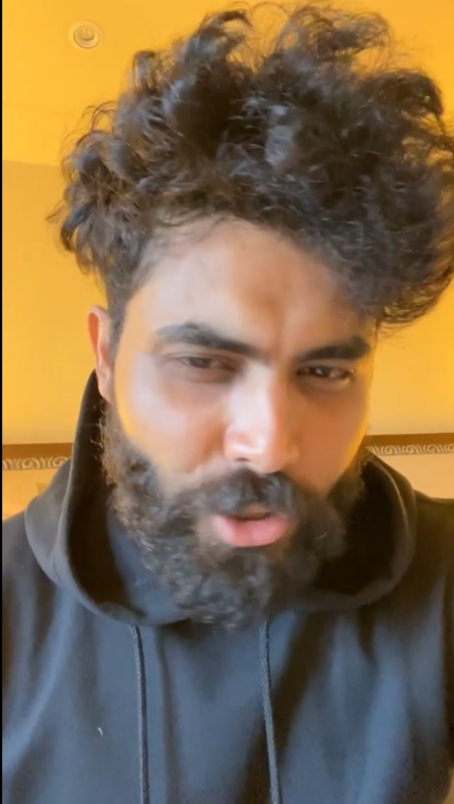 જ્યારે જાડેજાએ 'પુષ્પા'નો લૂક રિએક્ટ કર્યો, ત્યારે અલ્લુએ એ જ સ્ટાઈલમાં ભાવુક ટિપ્પણી કરી. 4 IMG 20220117 161429