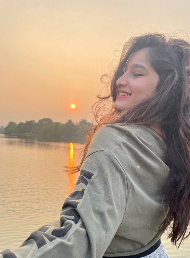 રવીના ટંડનની દીકરી દેખાવમાં ખૂબ જ સુંદર છે, જો તે ફિલ્મોમાં આવશે તો બીજી અભિનેત્રીઓના શું હાલ થશે. 6 IMG 20220123 103257