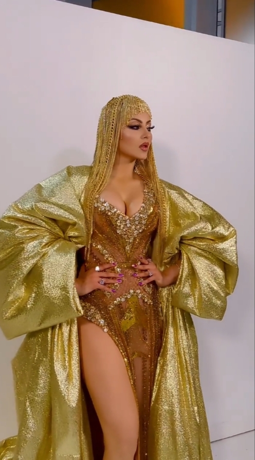 એક-બે કરોડ નહીં, આ અભિનેત્રીએ પહેર્યો 40 કરોડનો ડ્રેસ, દુનિયા કરી રહી હતી વખાણ, જુઓ ફોટાઓ. 3 IMG 20220131 212050