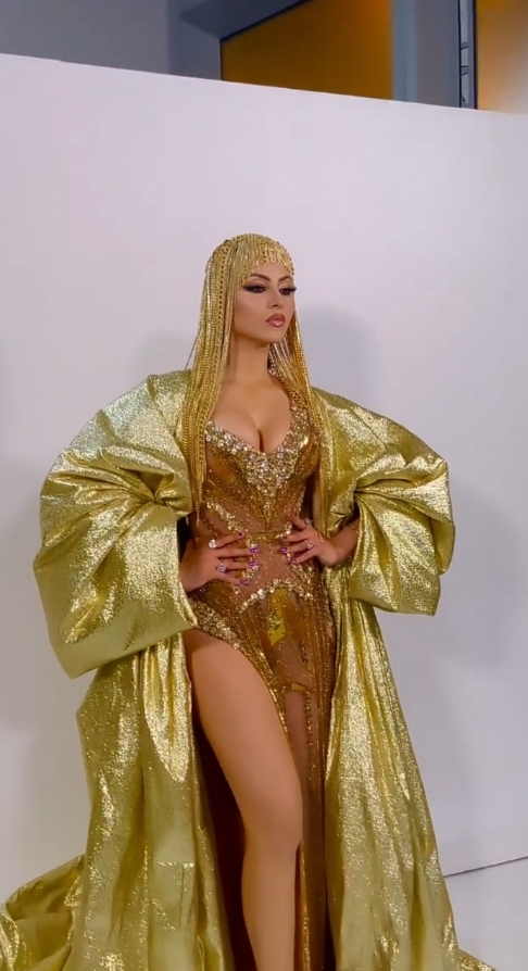 એક-બે કરોડ નહીં, આ અભિનેત્રીએ પહેર્યો 40 કરોડનો ડ્રેસ, દુનિયા કરી રહી હતી વખાણ, જુઓ ફોટાઓ. 4 IMG 20220131 212106