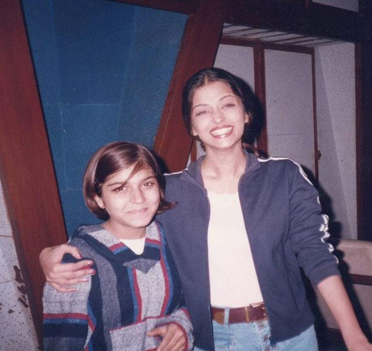 એકવાર આવી દેખાતી હતી ઐશ્વર્યા રાય, 22 વર્ષ જૂના જોયેલા ફોટાઓ થયા વાયરલ 4 aishwarya 31 12 2021 2 768x724 1