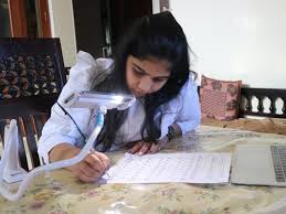 ગૌરી 13 વર્ષની ઉંમરે 1500 વિદ્યાર્થીઓને ભણાવે છેઃ 'રામ' લખીને ભગવાન રામનું ચિત્ર બનાવ્યું હતું. 6 download 53