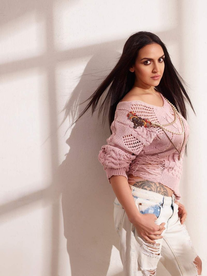 ધર્મેન્દ્રની પુત્રી ઈશાએ લગ્ન પછી એક્ટિંગ છોડી દીધી હતી, કહ્યું કે, મારે બાળકો જોઈએ છે. 8 esha deol 19 1 22 1 e1642595723197