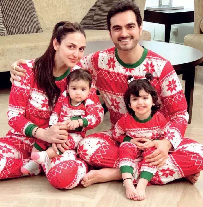 ધર્મેન્દ્રની પુત્રી ઈશાએ લગ્ન પછી એક્ટિંગ છોડી દીધી હતી, કહ્યું કે, મારે બાળકો જોઈએ છે. 7 esha deol 2 e1642595418266 700x714 1